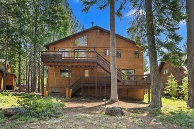 Image de Luxe Golf Course Cabin Hot Tub