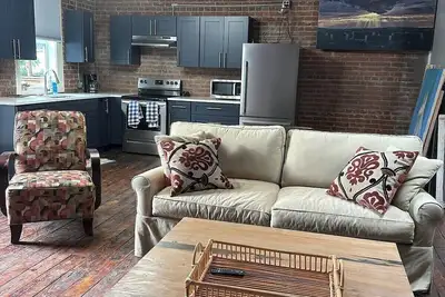 Image de Downtown Pittsboro Boho Loft