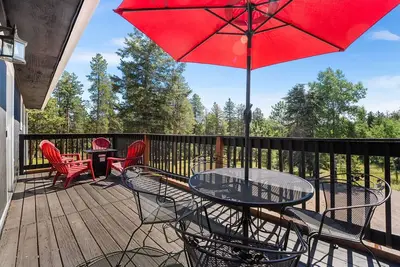 Image de New! Private Mountain home in Conifer: Hot tub, game room, pets. Near Red Rocks!