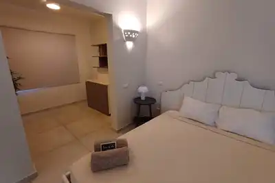 Tracadero Marina 83 Apt, 1 Hab.