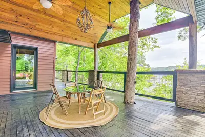 Image de Upscale Getaway on Smith Lake w/ Boat Dock