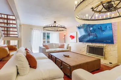 Image de Riverside 4br Near Ucr/Cbu  12 Beds, 6 Kings, Arcade and Firpit