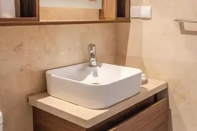 Image de Luxury Oasis : 2 Bedroom Pool & Balcony