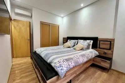 Secure residence with pool & fiber