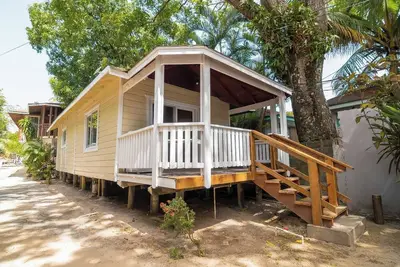 Image de Cozy cabin west end 1min 2 beach