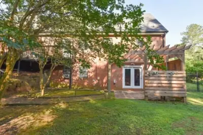 Image de Huge Yard & Mins to Uga - The Glory Glory Doghouse