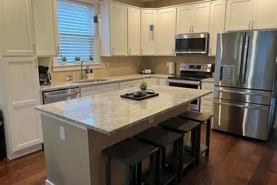 Image de Mins to Downtown & Raceway! Rookwood Retreat 2