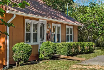 Image de Charming Downtown Mentone Getaway – Bailey’s Bungalow