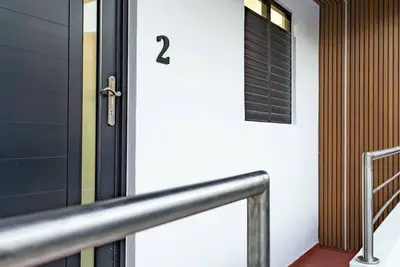 Image de Modern with Colonial Twist - Free Parking & Laundry Close to the beach & Airport