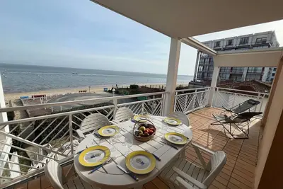 Image de Appartement T3 en Bord de Mer à Arcachon avec Parking Sécurisé