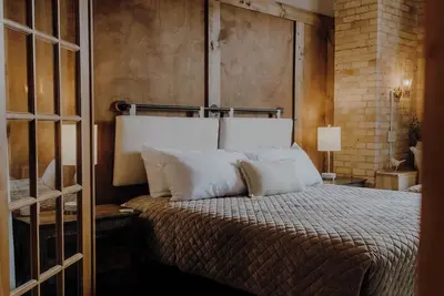 Image de Dockside Suite 2 | The Brix | Pool in Canal Park!