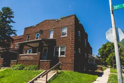 Image de Charming 2-bedroom townhome in Midtown Omaha