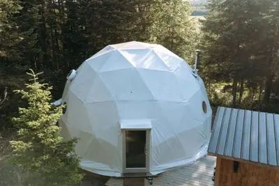 Image de Le Repère des 6 – Dôme dans la réserve de ciel étoilé