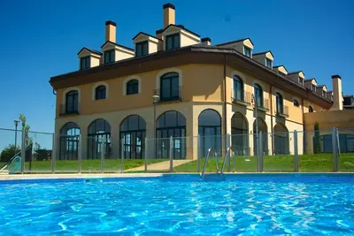Image de Peaceful Ávila Stay – Sophisticated Country Charm with On-Site Dining
