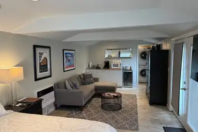 Image de Charming cottage in Denver, near Broadway and the Baker district