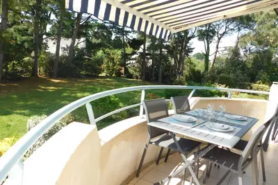 Image de Rando Plage (Trinité/Mer) proche commerce 200m mer Golfe du Morbihan.