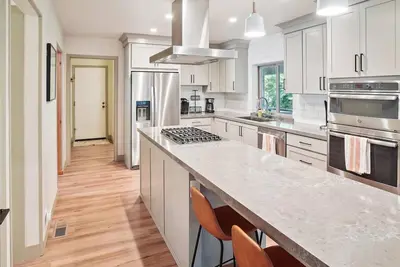 Image de Candlewood Cabin by Tahoe Getaways- 4br Pet-Friendly Monthly Rental in Tahoe Donner w Hot Tub