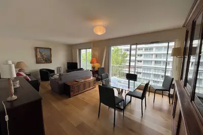 Image de Superbe appartement avec Garage à 5min de la Plage