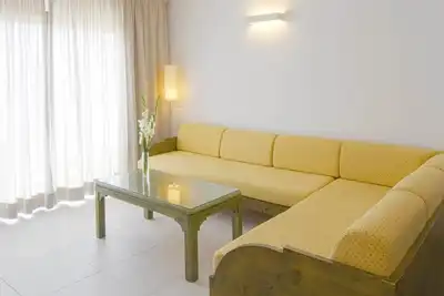 Image de [Pititour id: Bnllc] Apt 1 Dormitorio Santa Eulalia centro, playa 1 minuto