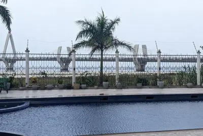 Image de Appartement spacieux à Dar es Salaam avec vue sur la ville, l'océan et la piscin