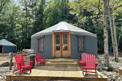 Image de Glamping Private Lake Escape - Waterfront Yurt @ Daggett Lake
