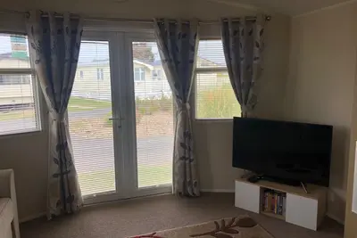 Image de Seaside 2-Bed Caravan Retreat - Sleeps 6 & Parking