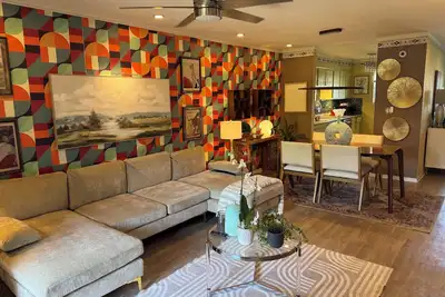 Image de Stylish, spacious, with a touch of zen…in wonderful Harlingen, Texas.