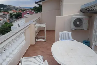 Image de Appartement de deux chambres avec la terrasse Lopar, Rab (A-24617-d)