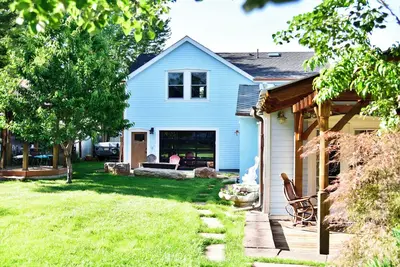 Image de Potter Highlands Group Getaway! 2 Units, Hot Tub, Firepit, Walkable:  sleeps 12