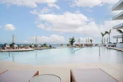 Image de Beachfront 4br Condo One Mambo 20 & 21 by Bocobay