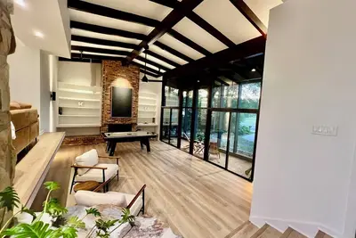 Image de Mid Century Modern 3-bedroom house close to everything in Orlando Up to 7 Guests