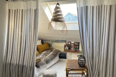 Image de Loue jolie chambre chez l’habitant. \nEspace indépendant à l’étage. \nCoin détente.