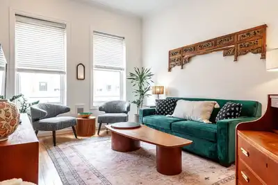 Image de Juno Lofts: The Greenhouse Room