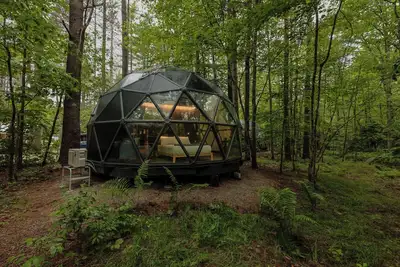 Image de Large, luxurious geodesic dome - 08