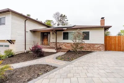 Image de 3-Bedroom Hillside Home Minutes from Oakland's Zoo