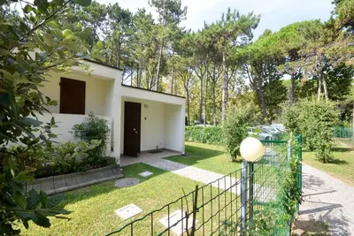 Image de Appartement moderne avec jardin privé clôturé