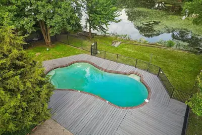 Image de Best of Garland | Pool, Cinema Rm, Bbq (3bd/2. 5ba)