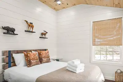 Image de 5 Neighboring Cabins at Eden Reserve - Front Five!