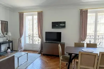 Image de Elegant Parisian apt w/ balcony - Saint-Lazare
