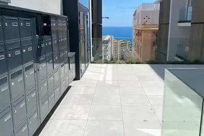 Image de Grand pièces avec 4 couchages, cuisine équipée, salle de bains, terrasse, 5mn Mc