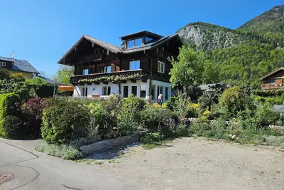Image de Anni's house in the garden with mountain and lake view