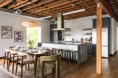 Image de The Ballard Loft | Sleeps 8 | Steps to Shops & Dining