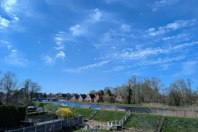 Image de Emden - Holiday apartment with canal and field view