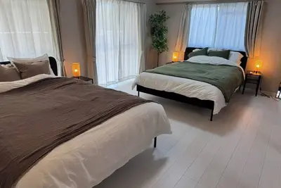 Image de Spacious and comfortable with 3 double beds.