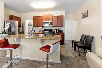 Image de Spacious 5-bedroom house with Ac, WiFi in charming Riverdale 3 Spa-Like Baths