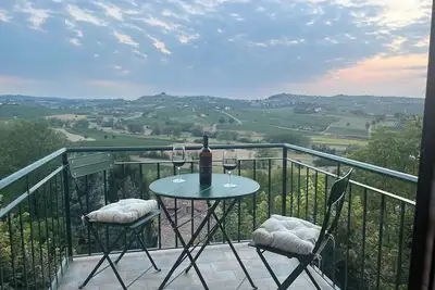 Image de Panoramic Hillside Apartment