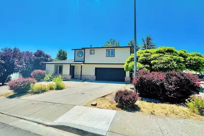 Image de Hot August 4TVs Sleeps11