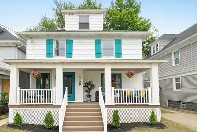 Image de Villa Blanca - Your In-Town Stay in Erie - Fully Equipped 4 Bedroom/2 Bath Home.