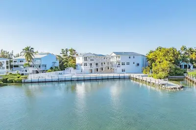Image de New - Oceanfront Fl Keys Home w/Pool, Free Dockage, Gameroom, Private Balcony