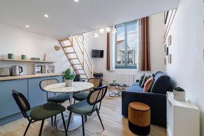 Image de Charmant studio mezzanine au Port de Nice – Emplacement idéal!